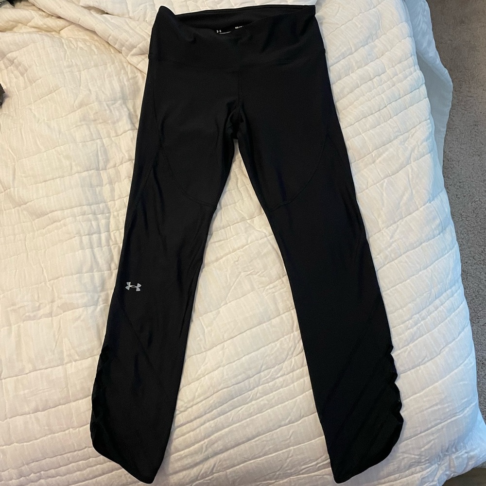 Under Armour black leggings